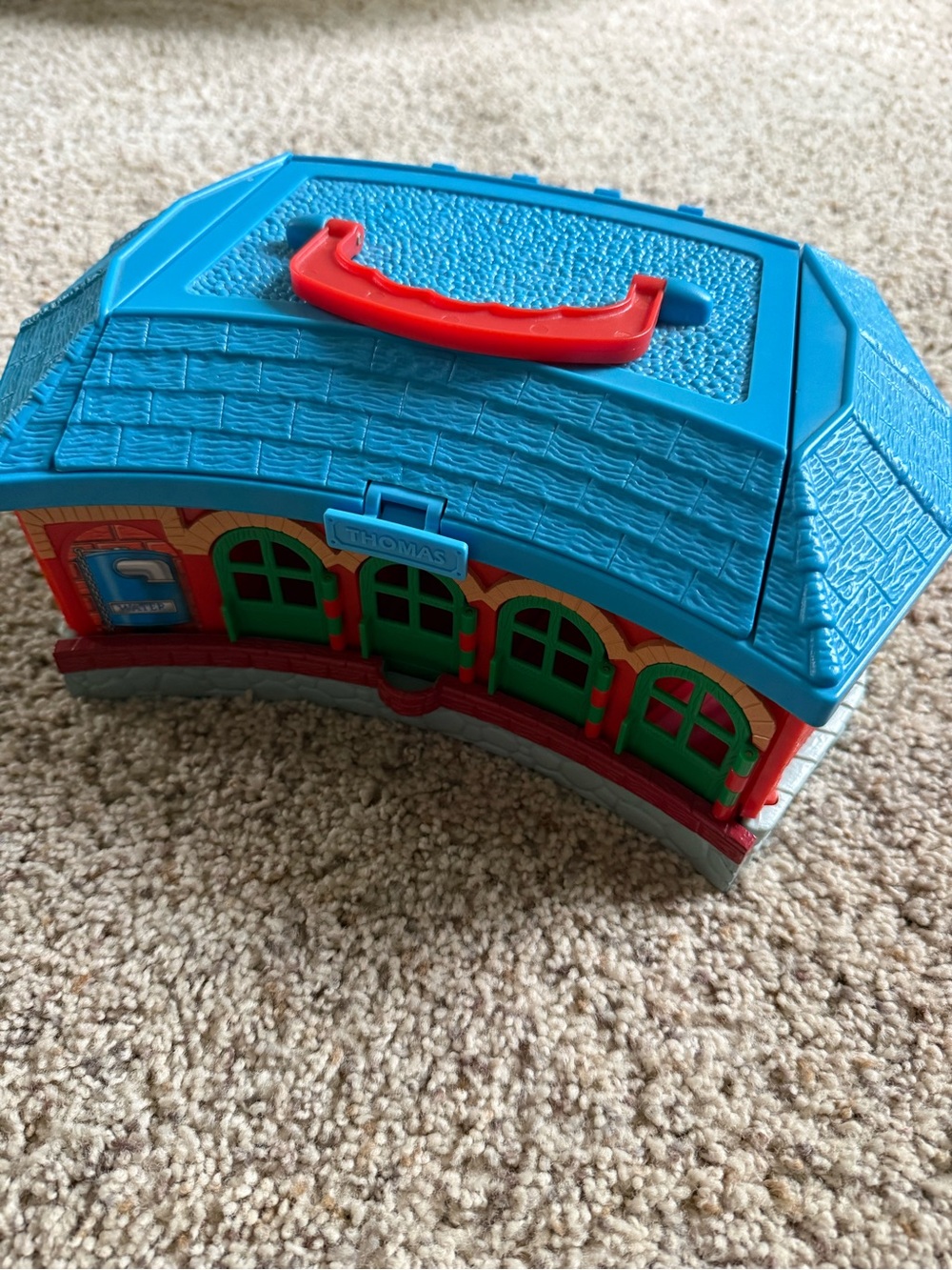 2002 Learning Curve Thomas & Friends Take-along Tidmouth Shed